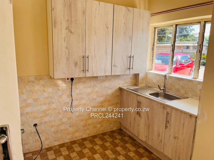 Bright 1-Bed Garden Flat with Borehole in Bluff Hill