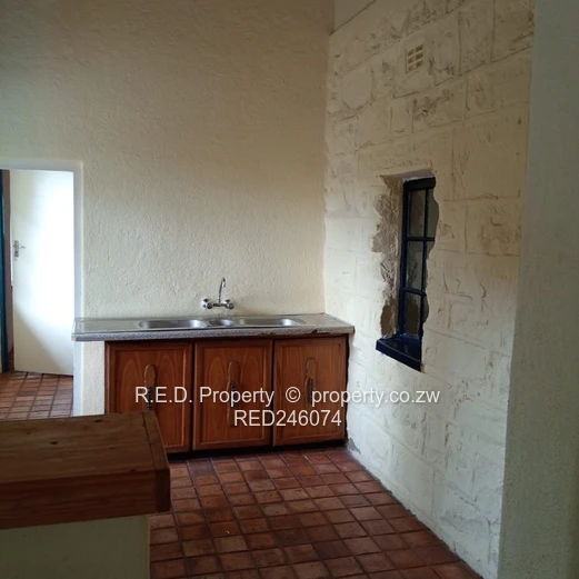 4-Bedroom Home In Hillside To Let !