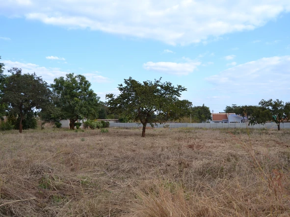  2145 m² Stand in Knowe with title deeds, Norton with Borehole!