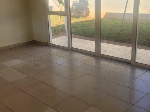 2 Bedroom Flat & Apartment