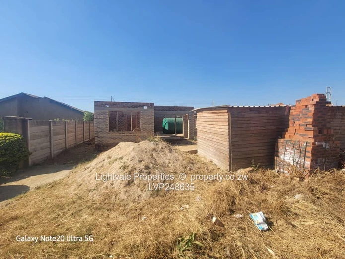 Incomplete in Nehanda, Dzivarasekwa Extension  (Sole Mandate)