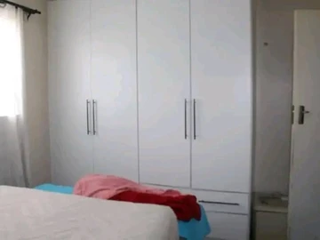 2 Bedroom Flat & Apartment