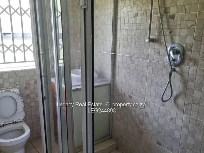 Private & Secure Cottage For Rent In Helensvale