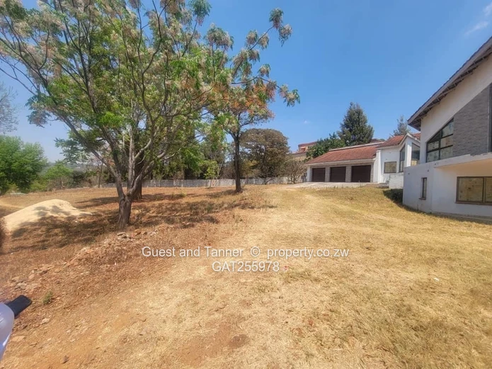 Glen Lorne | Spacious 6-Bedroom Family Home (Sole Mandate)