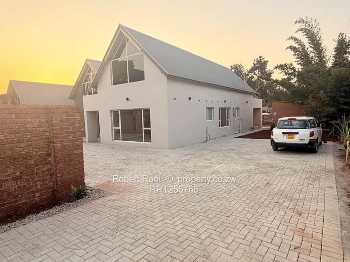 Lovely 4 bed cluster with upstairs loft!