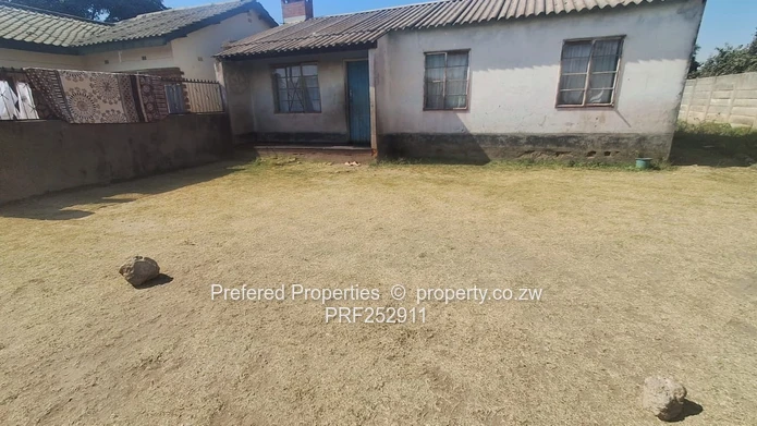 2-Bed Renovation Opportunity in Mufakose — 300m² (Sole Mandate)