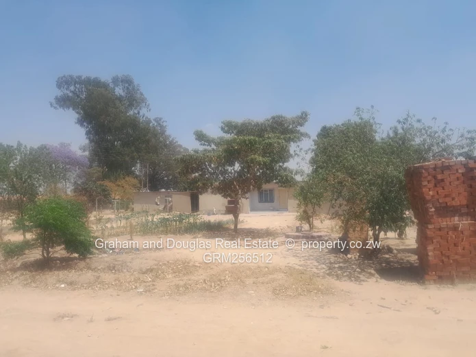 Apsley Park - Harare South stand for sale