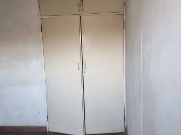 2 Bedroom Flat & Apartment