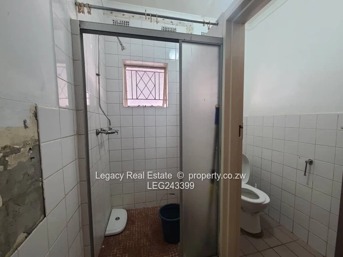 Secure And Spacious Commercial Property To Let In Eastlea