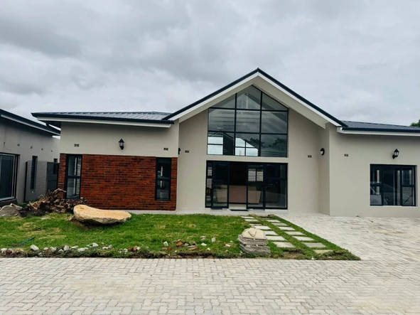 Stylish 3-Bedroom Townhouse in Hatfield with Borehole Access