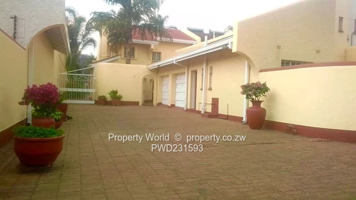 4 Bedroom Duplex to Rent in Avondale