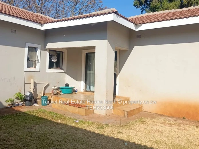 Available for letting is a 2 bedroomed apartment, with an ensuite, combined toilet and bathroom, an 
