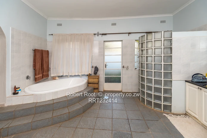 Exquisite family home up for grabs!