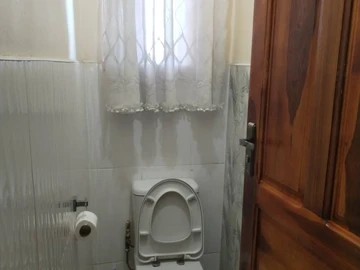2 Bedroom Flat & Apartment