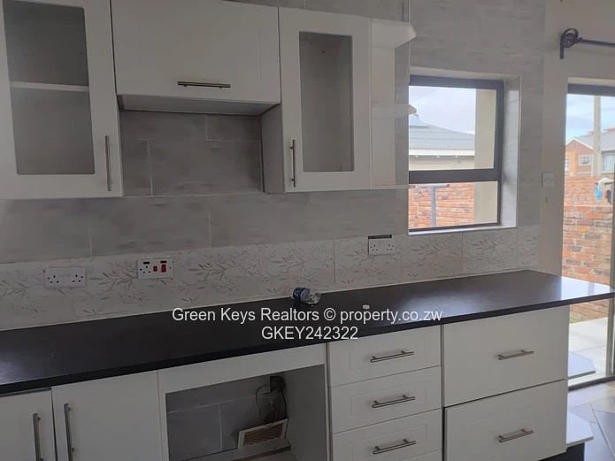 Modern 2-Bed Townhouse in Madokero Complex with Solar