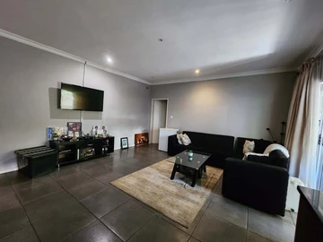 2 Bedroom Garden Flat