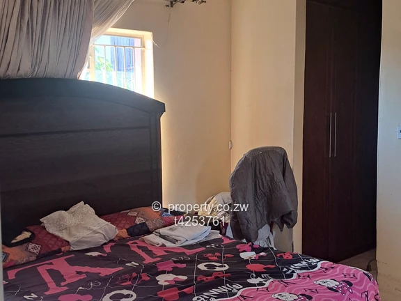 Cotswold hills neat 4 bedroomed house to Rent 