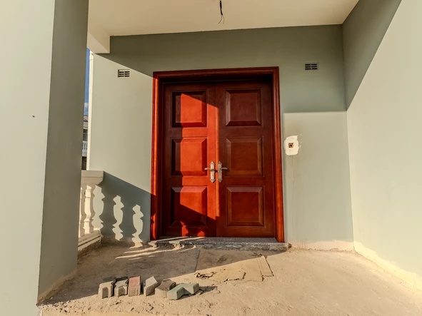 4 Bedroom Flat & Apartment