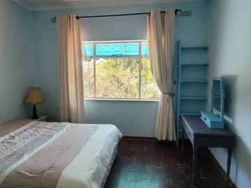 2 Bedroom Flat & Apartment