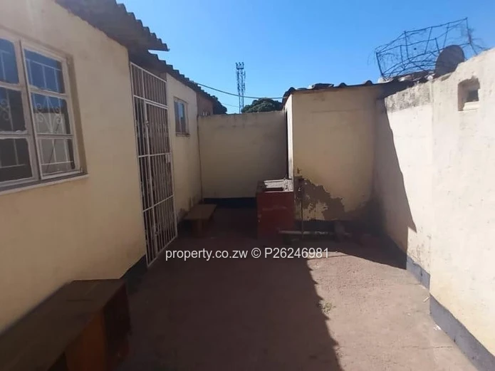 A two bedroomed corehouse to let in Glenorah Surbub