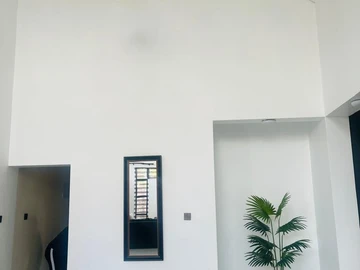 6 Bedroom Flat & Apartment
