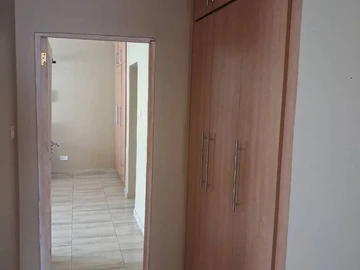 3 Bedroom Flat & Apartment
