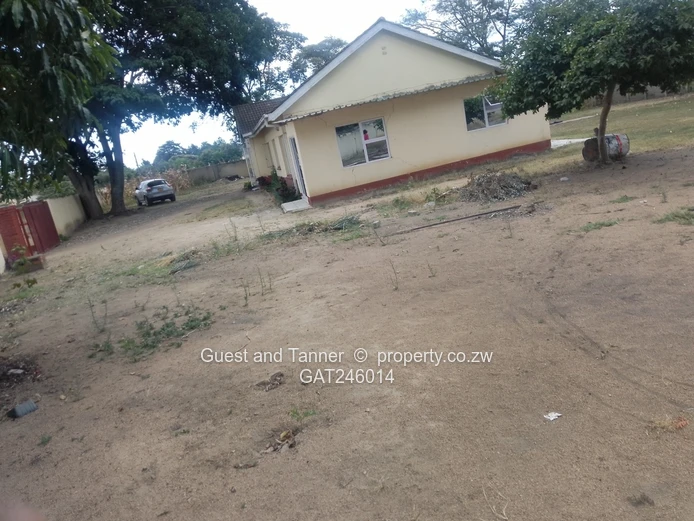 4 BED House for Sale in Waterfalls with Title Deed