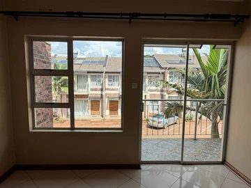 3 Bedroom Flat & Apartment