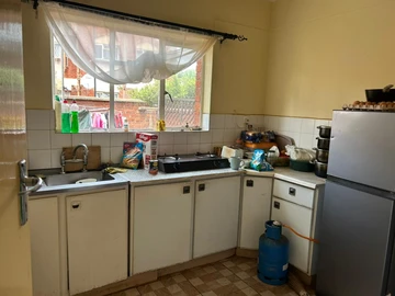 3 Bedroom Flat & Apartment