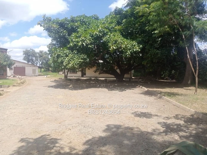 Multipurpose industrial warehouse for sale in Kadoma