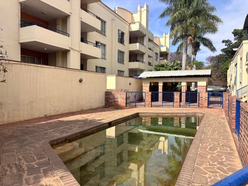 2 Bedroom Flat & Apartment