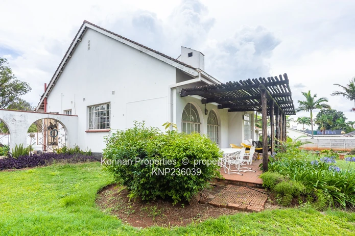 Main Road Frontage Churchill Ave-Commercial Possibilities!