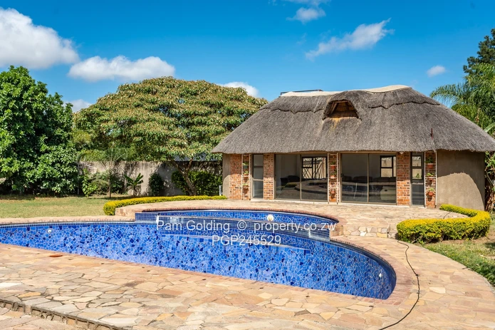 Spacious, Modern Family Home in a Secure Close. (Sole Mandate)