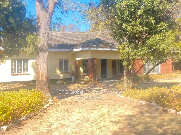 Solid Family house available for letting  