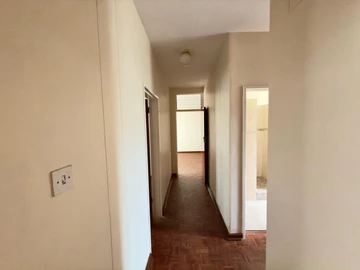 3 Bedroom Flat & Apartment