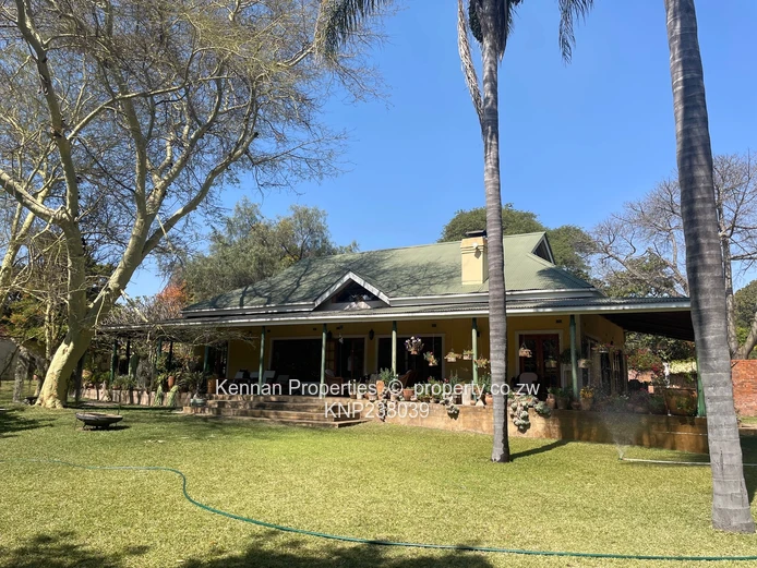 Beautifully Furnished Home In Newlands - Well Worth A Visit