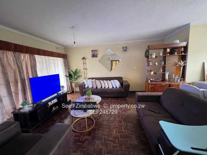 Neat 2-Bedroom Garden Flat 