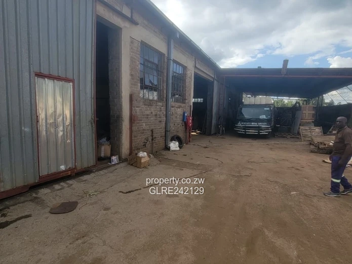 Warehouse To Let Bluffhill, Industrial Park 