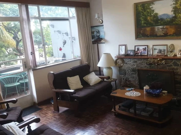 2 Bedroom Flat & Apartment