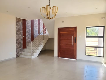 4 Bedroom Flat & Apartment