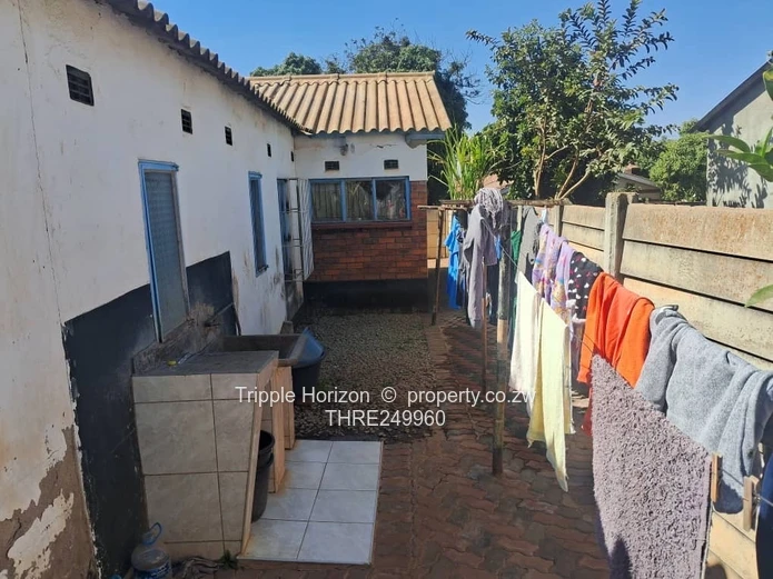 4-Bed House in Kuwadzana – Paved Carport & Electric Gate