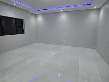 4 Bedroom Flat & Apartment