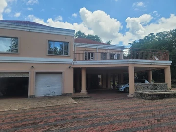 6 Bedroom House