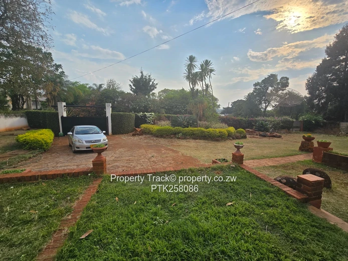 Idyllic Family Home situated on an Acre