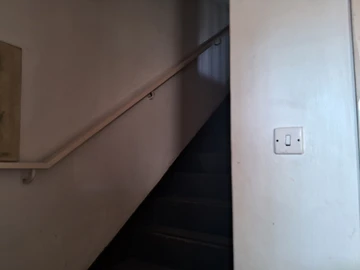 2 Bedroom Flat & Apartment