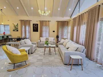 4 Bedroom Flat & Apartment