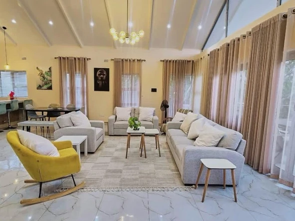 4 Bedroom Flat & Apartment