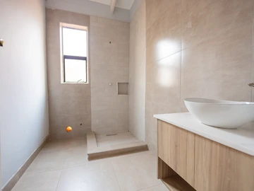 2 Bedroom Garden Flat