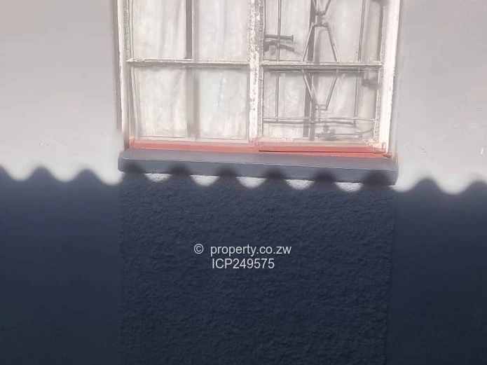 Zengeza 2 Chitungwiza 4 bedroom house for 40K