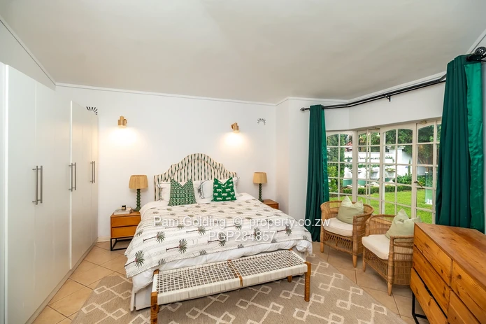 Modern 3-Bedroom Townhouse in Sought-After Greenhithe Mews (Sole Mandate)